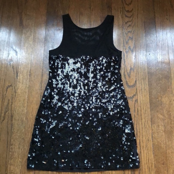 Unique Mesh & Sequin Embellished Sleeveless Stretch LBD - Picture 5 of 5